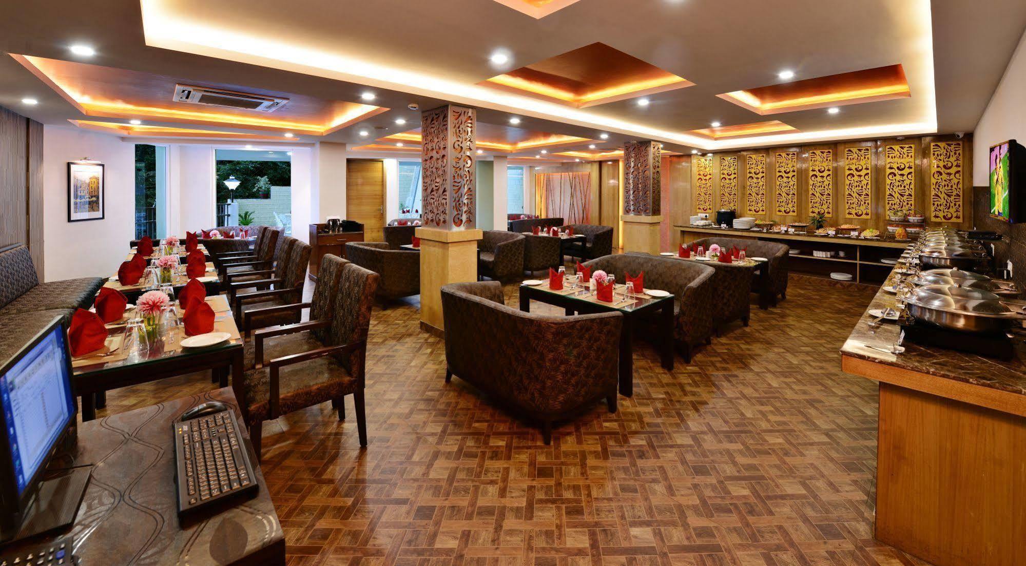 Jk Clarks Exotica Hotel Далхаузи Екстериор снимка