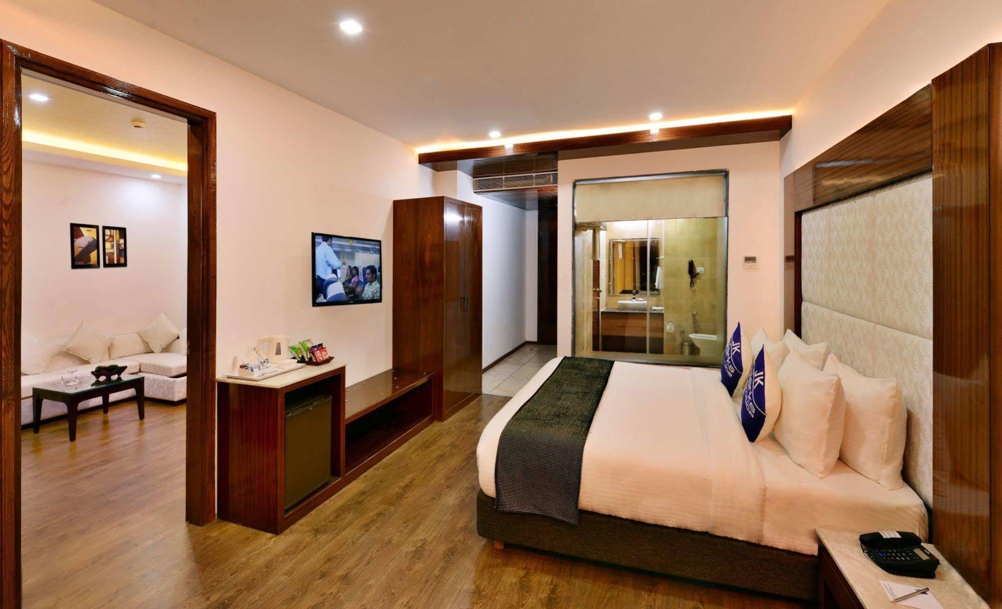 Jk Clarks Exotica Hotel Далхаузи Екстериор снимка